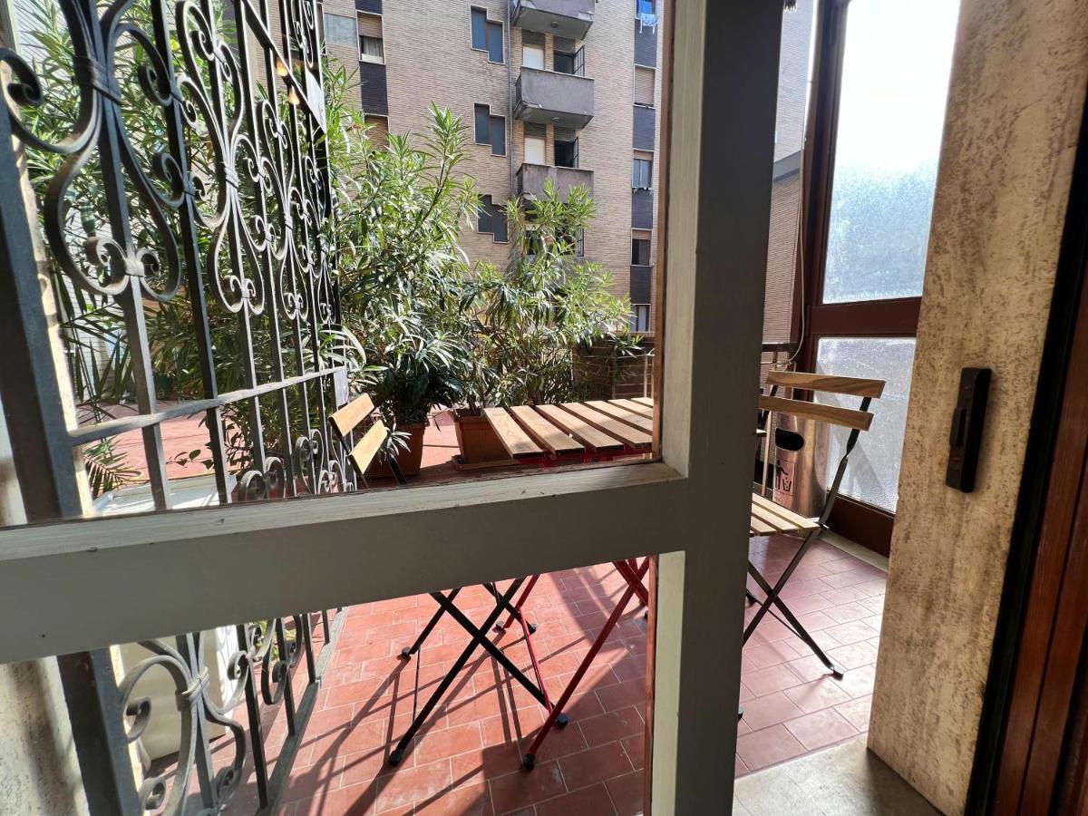 Appartme Guest House Seveso 40 Milan Bagian luar foto