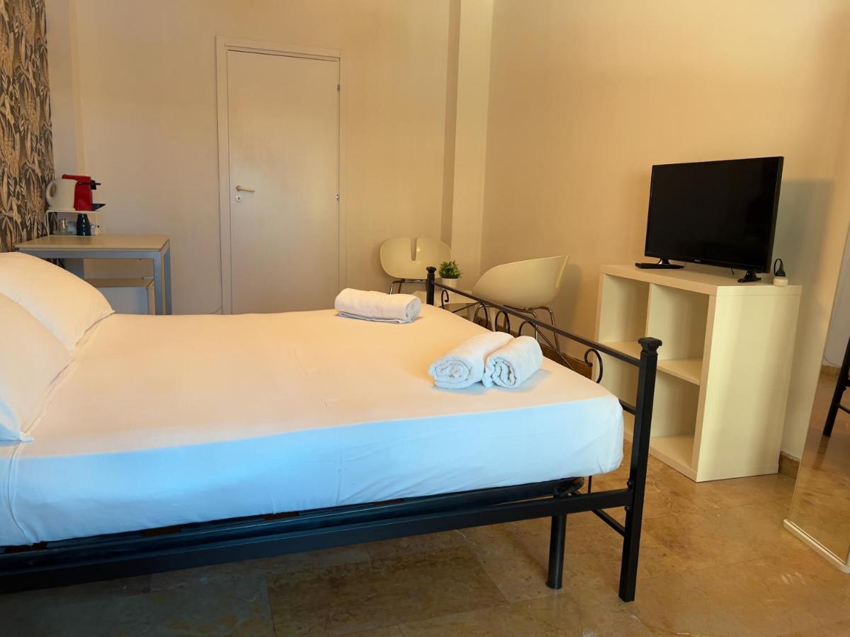Appartme Guest House Seveso 40 Milan Bagian luar foto