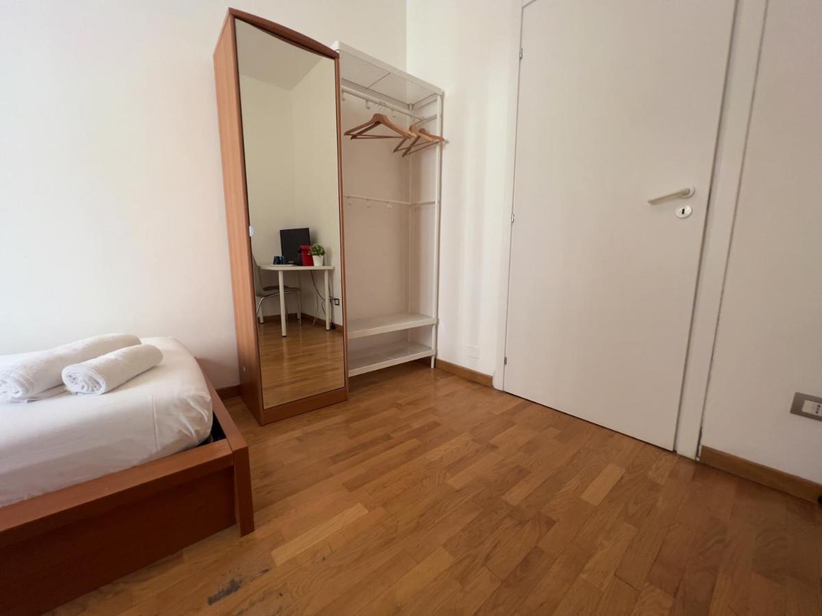 Appartme Guest House Seveso 40 Milan Bagian luar foto