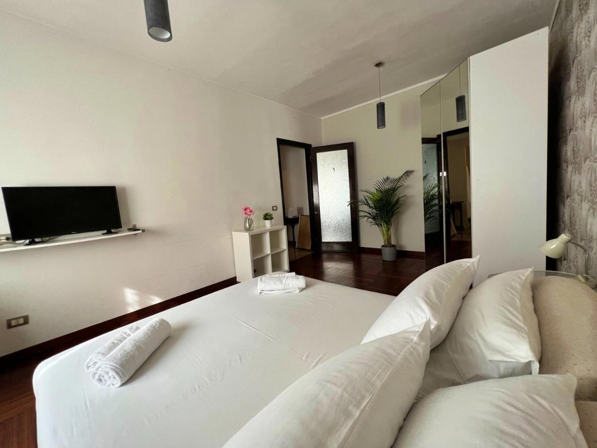 Appartme Guest House Seveso 40 Milan Bagian luar foto