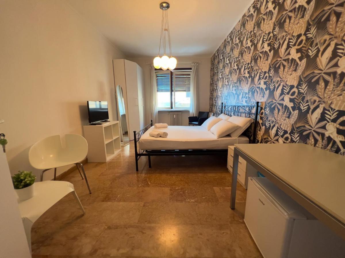Appartme Guest House Seveso 40 Milan Bagian luar foto