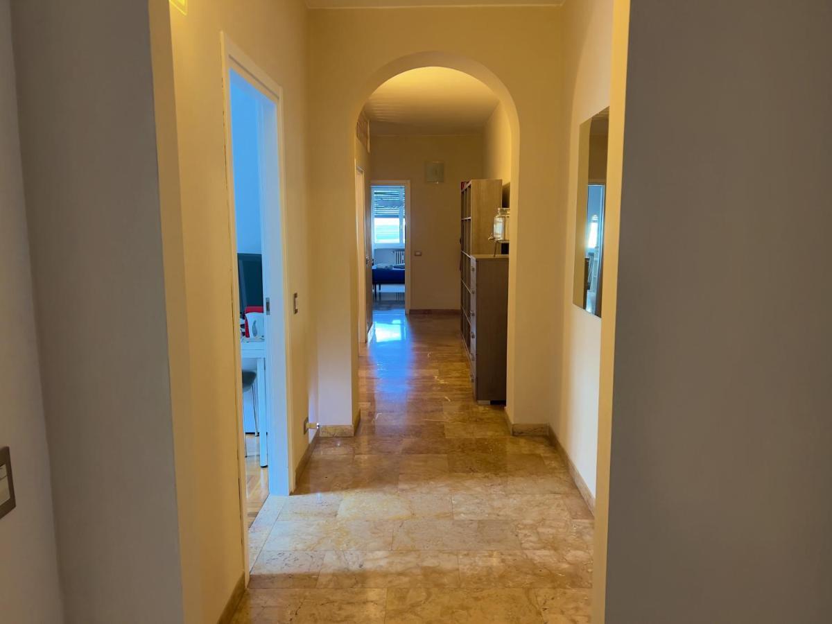 Appartme Guest House Seveso 40 Milan Bagian luar foto