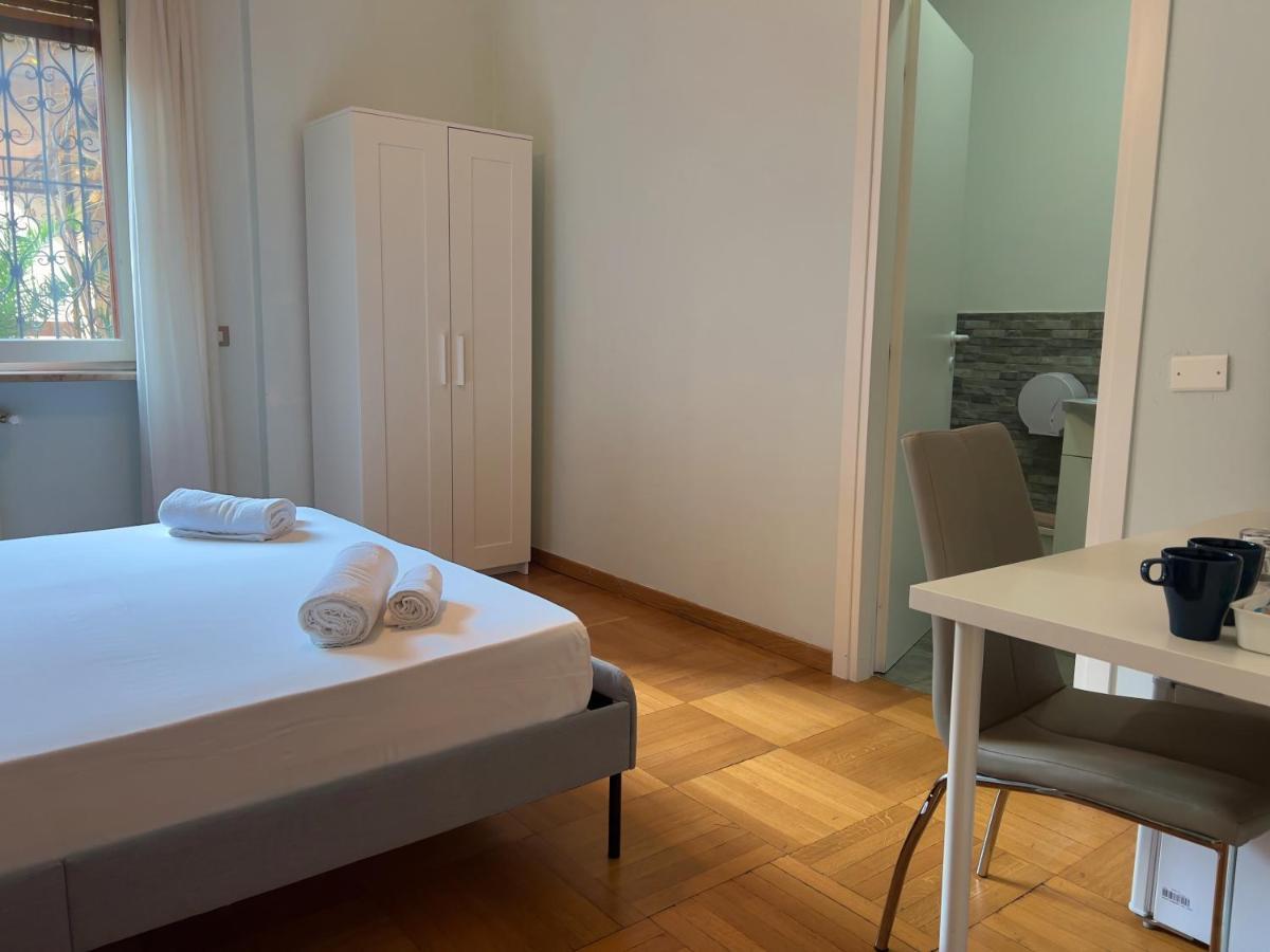 Appartme Guest House Seveso 40 Milan Bagian luar foto